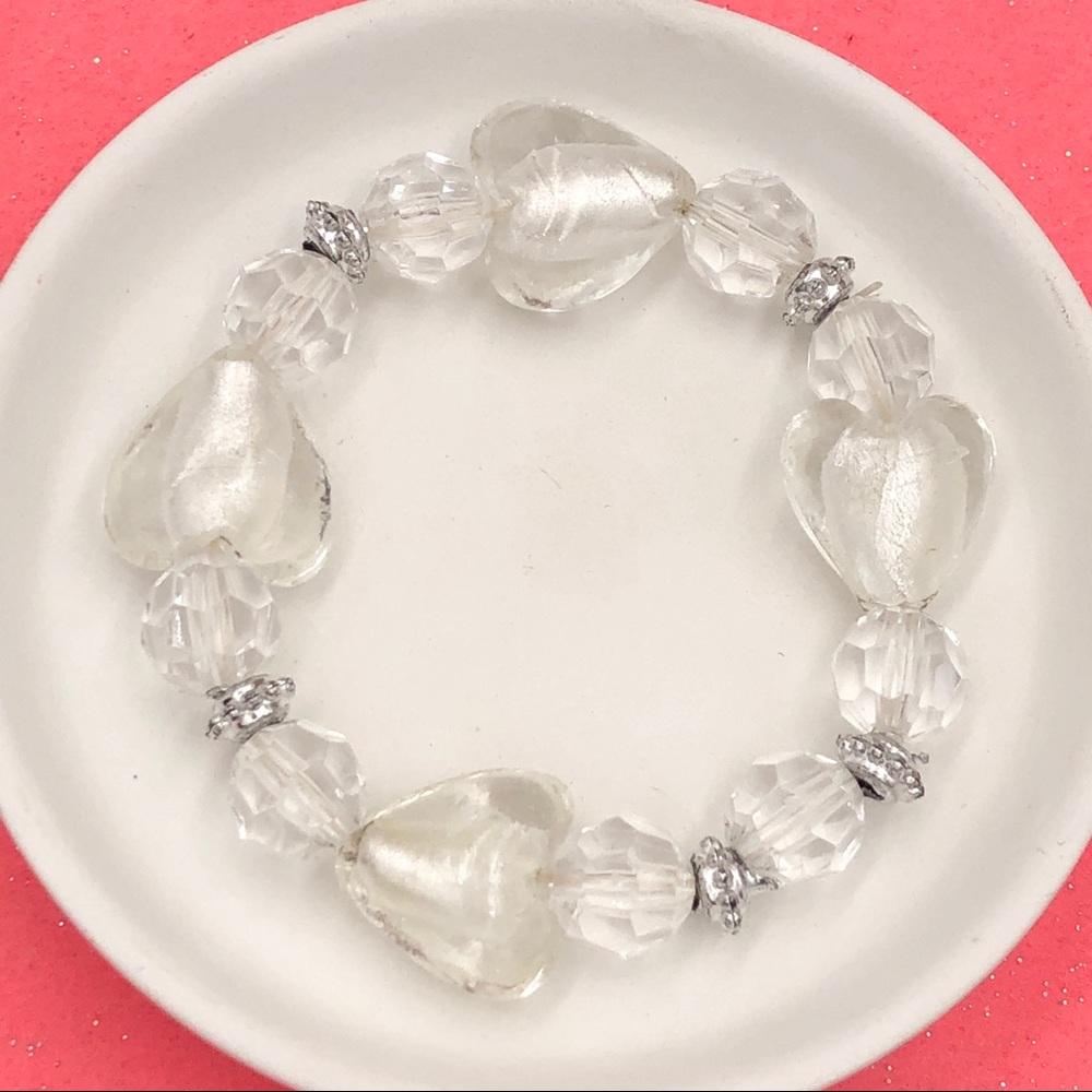 🍀 Glass Heart Bead Stretch Bracelet
